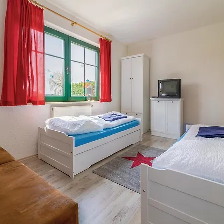 Ten-bedroom Holiday In Ummanz
