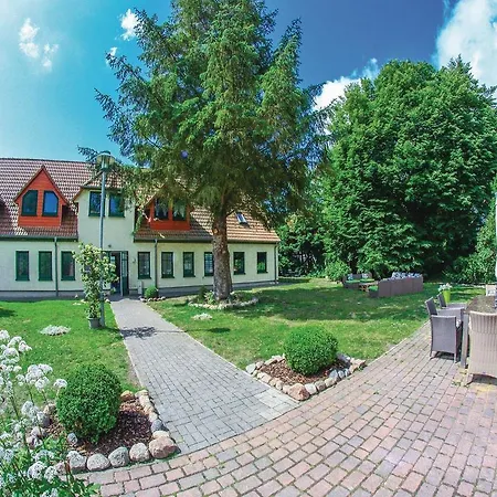 Ten-bedroom Holiday In *